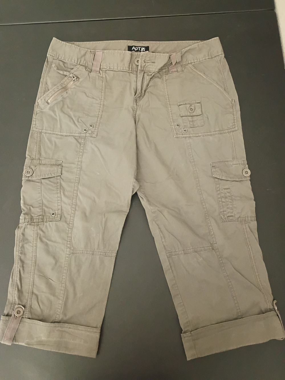 Apt. 9 Women’s Olive Green Cargo Capri Pants – Size 12